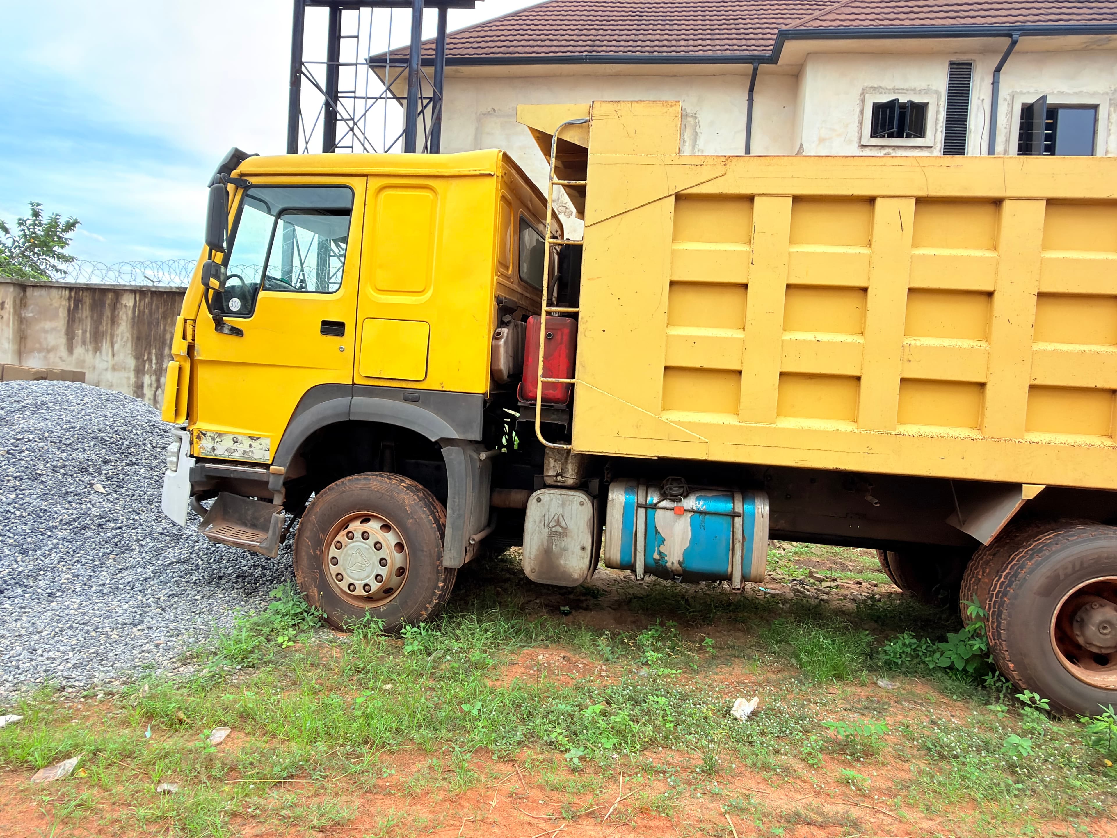 371 new Howo Dump trucks