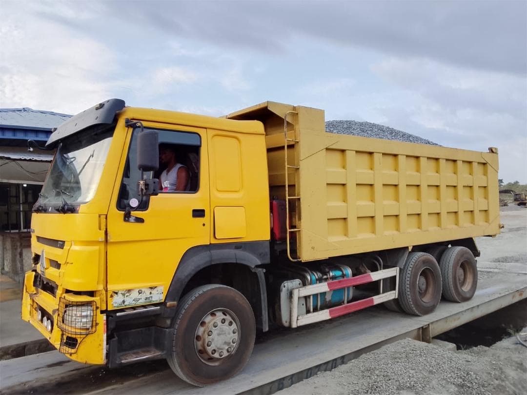 371 new Howo Dump trucks