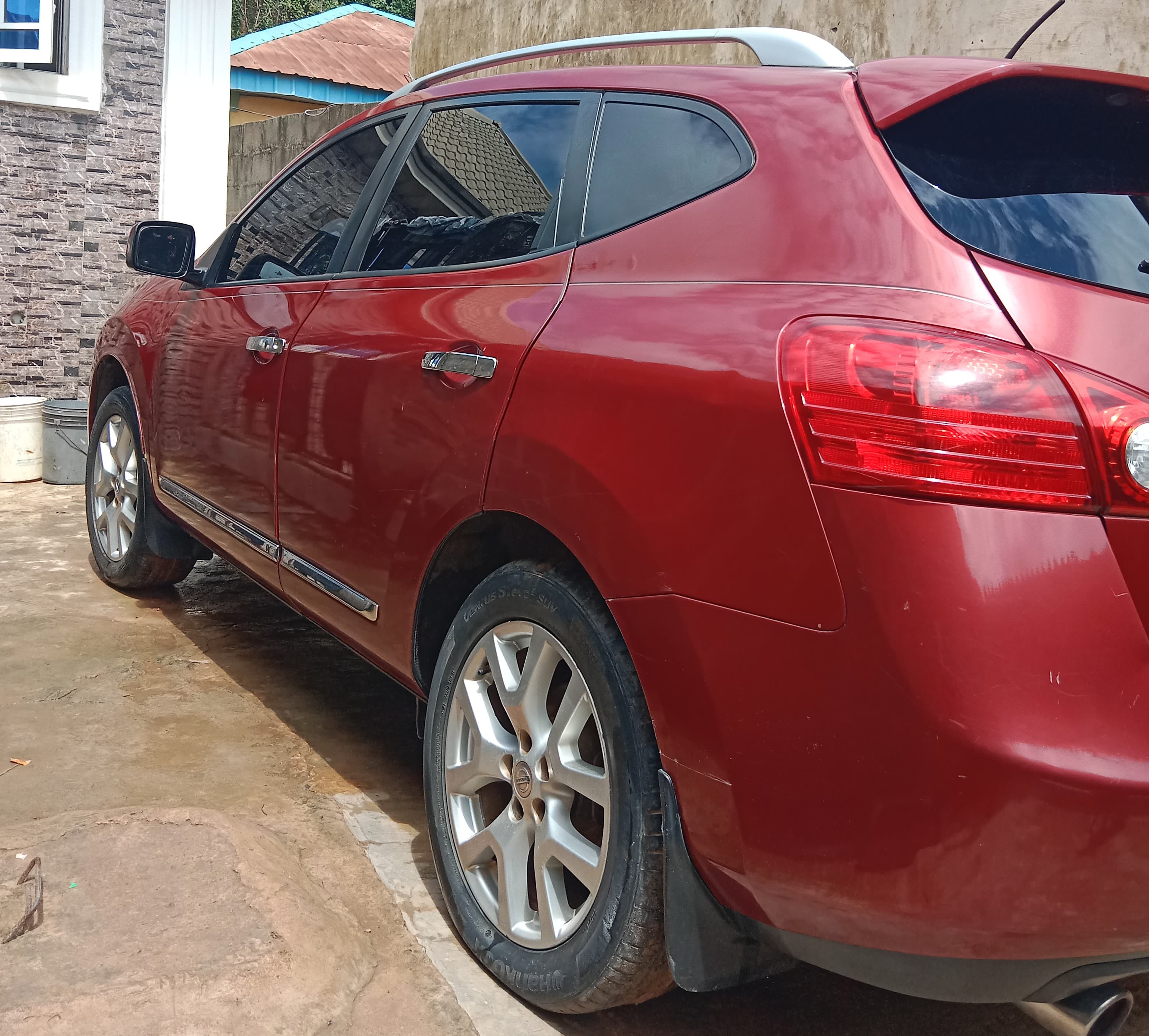 2011 NISSAN ROGUE, DRIVER INCLUDED