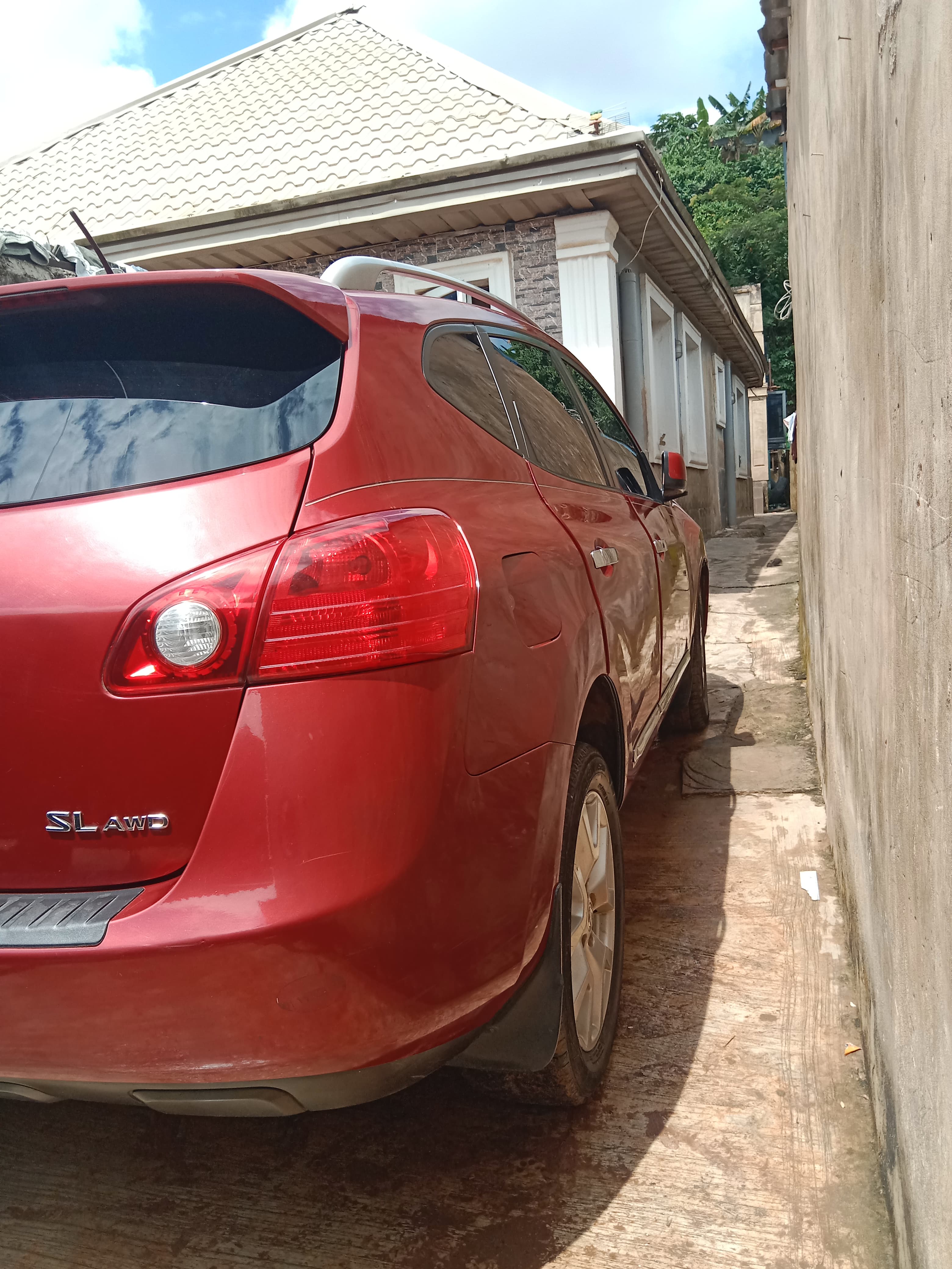 2011 NISSAN ROGUE, DRIVER INCLUDED